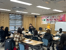 2023 테마와 전시가 있는 작가와의 만남- 「우리 아이 쁘띠 목도리 만들기」